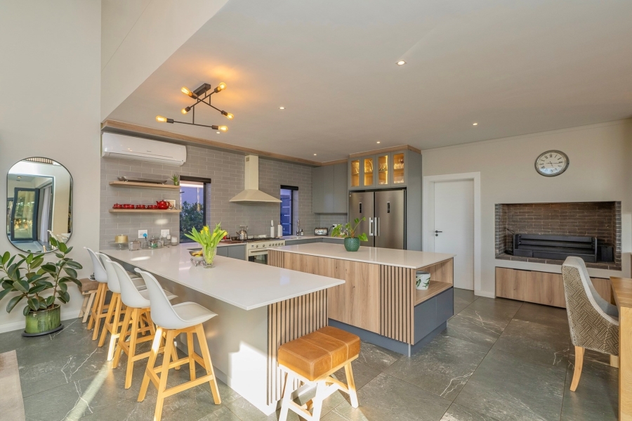 5 Bedroom Property for Sale in Pearl Valley at Val de Vie Western Cape